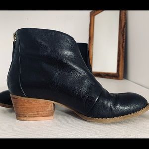 Nine West black ankle boots